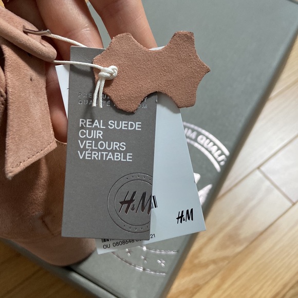 NWT H&M Premium Genuine Leather Suede Block Heel Sandals - Picture 7 of 8